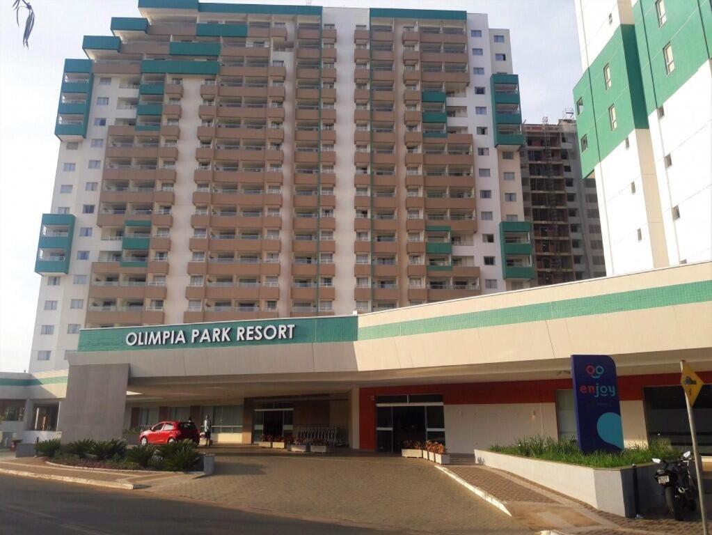 Olimpia Park Resort - 100M Do Parque Thermas Dos Laranjais ภายนอก รูปภาพ