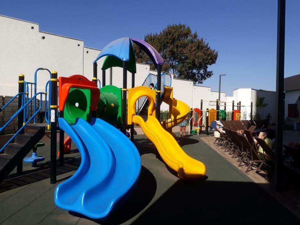 Olimpia Park Resort - 100M Do Parque Thermas Dos Laranjais ภายนอก รูปภาพ